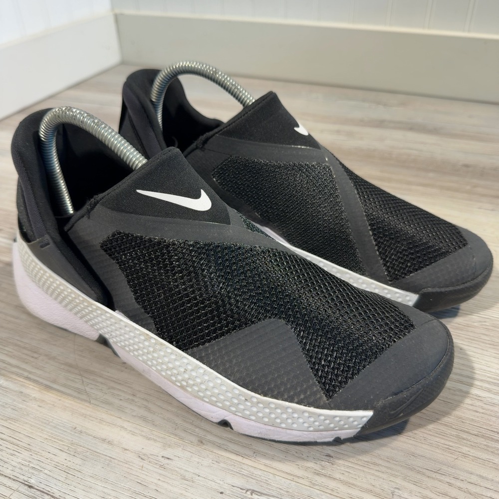 Nike GO Flyease Women's Sz 9 Black/White DR5540-002